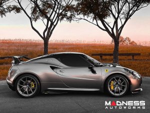 Alfa Romeo 4C Carbon Fiber Side Skirt Set - Shark Fin